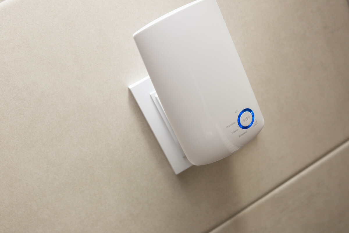 Why Wifi extender not connecting to Internet